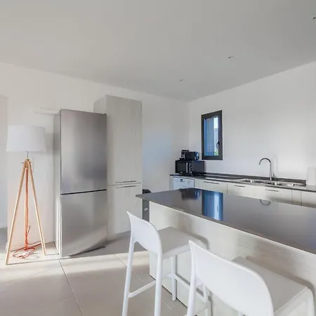 Di Sogni - D'archi, 8 Pax, Pisc Chauffee Gialla