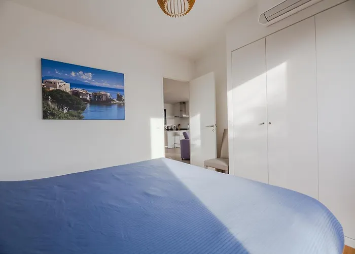 Di Sogni - D'archi, 8 Pax, Pisc Chauffee * Gialla