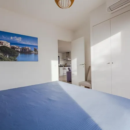 Di Sogni - D'archi, 8 Pax, Pisc Chauffee * Gialla