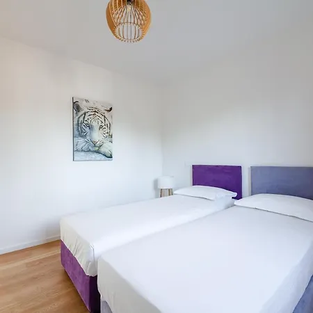 Di Sogni - D'archi, 8 Pax, Pisc Chauffee Gialla