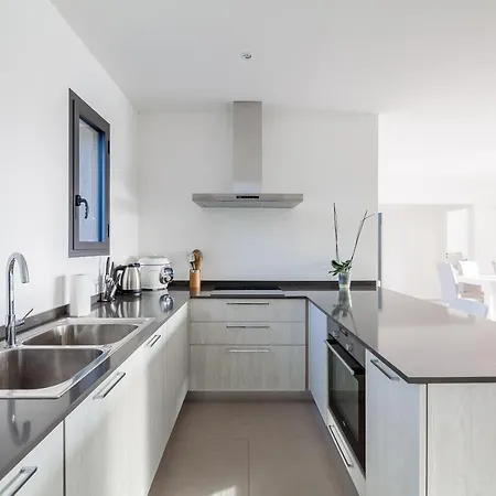 Villa Di Sogni - D'archi, 8 Pax, Pisc Chauffee *