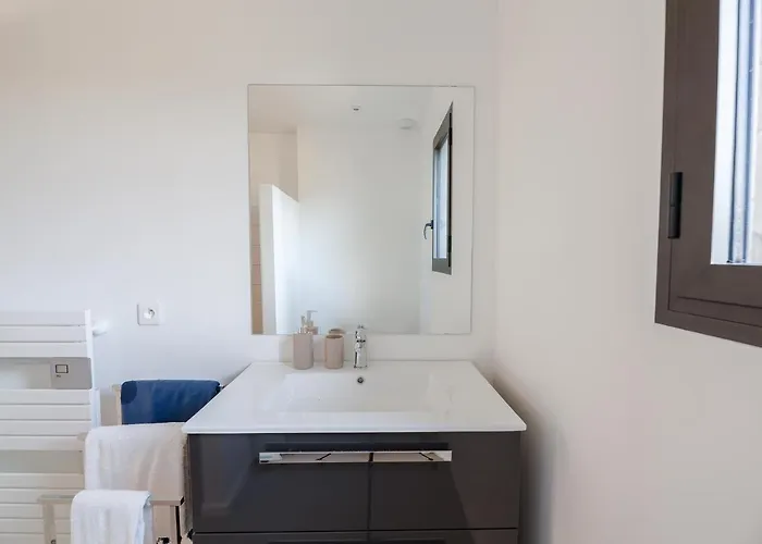 Villa Di Sogni - D'archi, 8 Pax, Pisc Chauffee Gialla